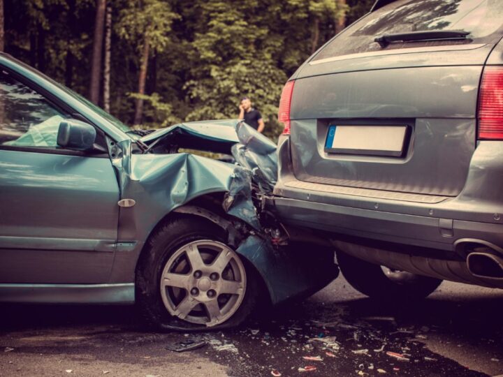 Straszny wypadek na skrzyżowaniu ul. Grudziądzkiej z Trasą Prezydenta W. Raczkiewicza, pojazd dachuje