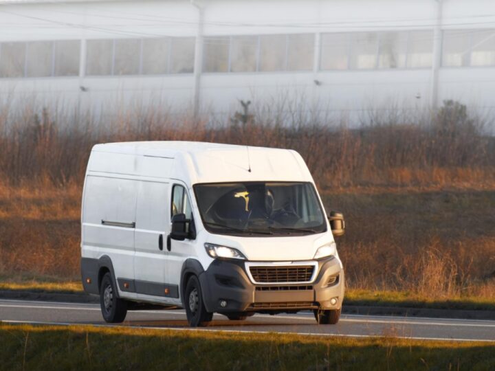 Nowy pojazd z klatką transportową dla Straży Miejskiej w Grudziądzu możliwy do zakupu